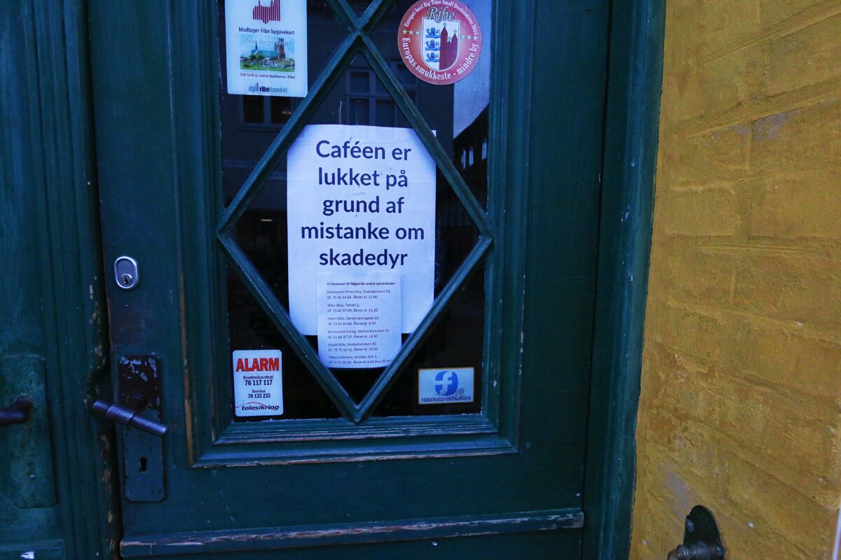 Caféen I Quedens Gård Er Lukket Indtil Videre På Grund Af Mistanke Om ...