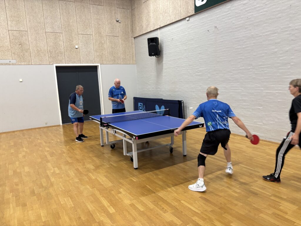 Veteran 60+ ved bordet